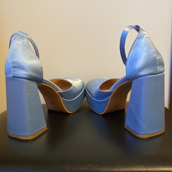 Fashion nova baby blue heels size 8 - Picture 3 of 4